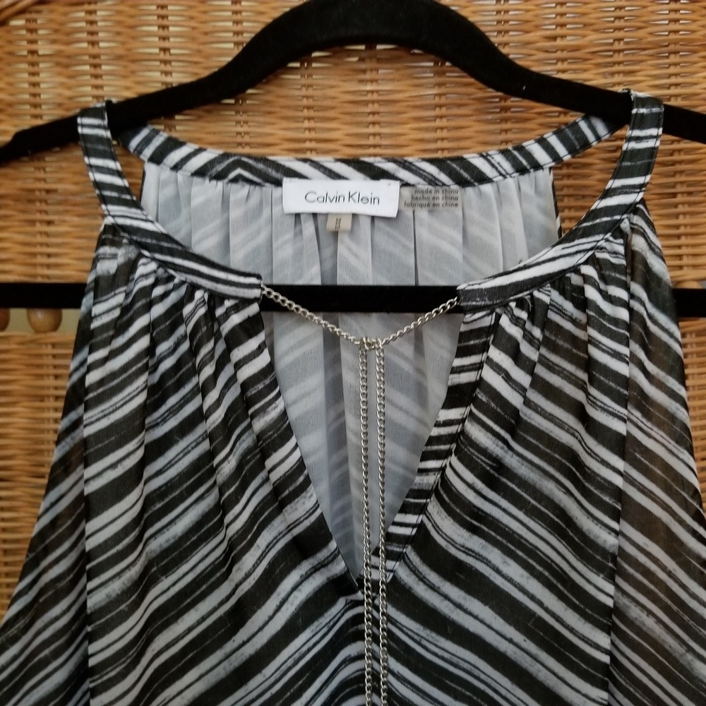 Calvin Klein Sleeveless Chevron Top